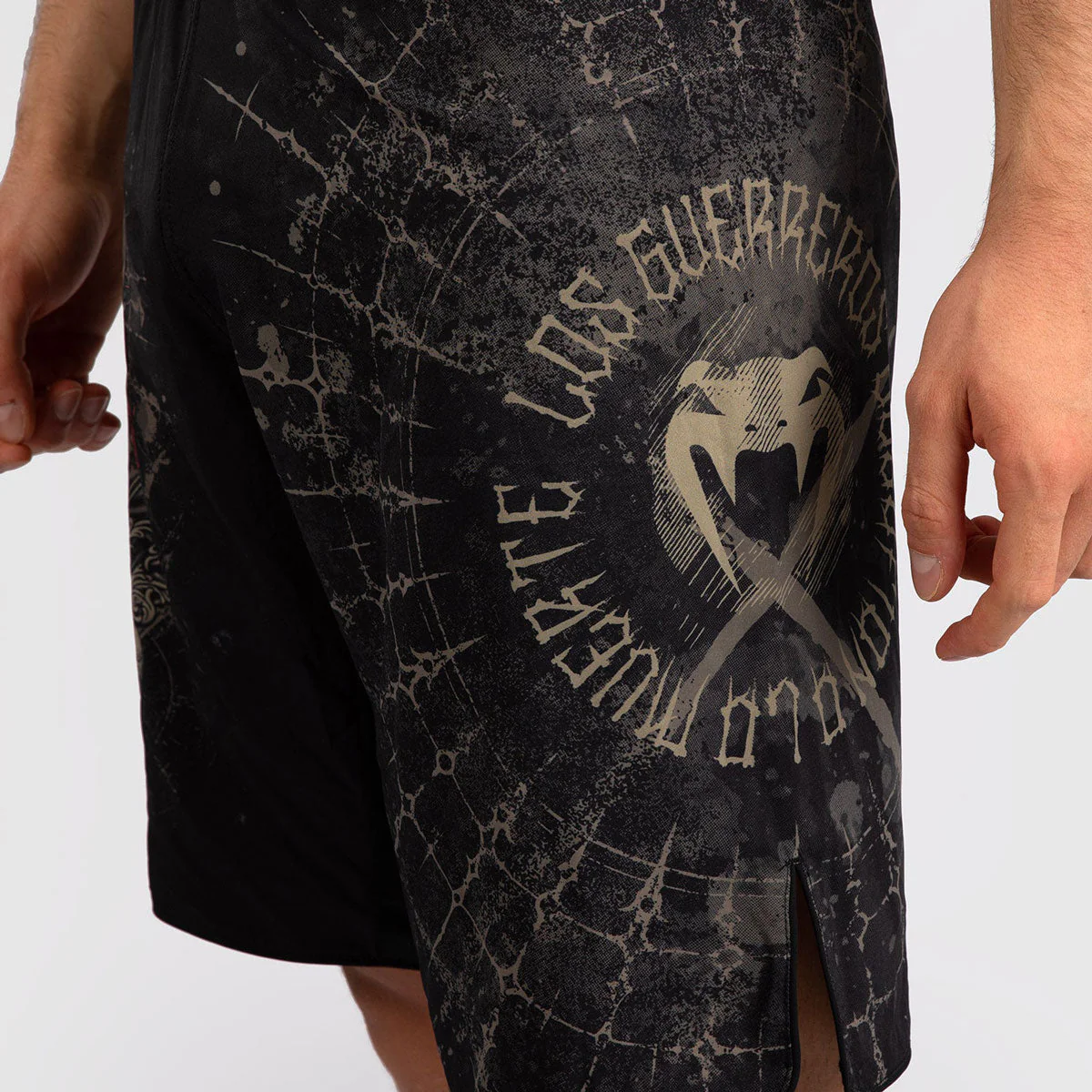 Calções de MMA Venum Santa Muerte 5.0 Preto-Ouro  - Image 6