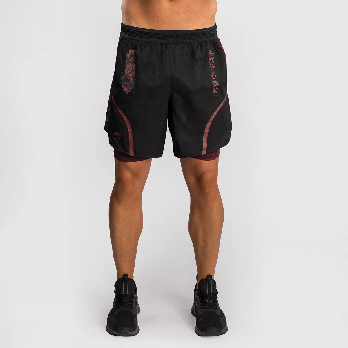 Calções de treino Venum Assassin's Creed Shadows Vermelho-preto 