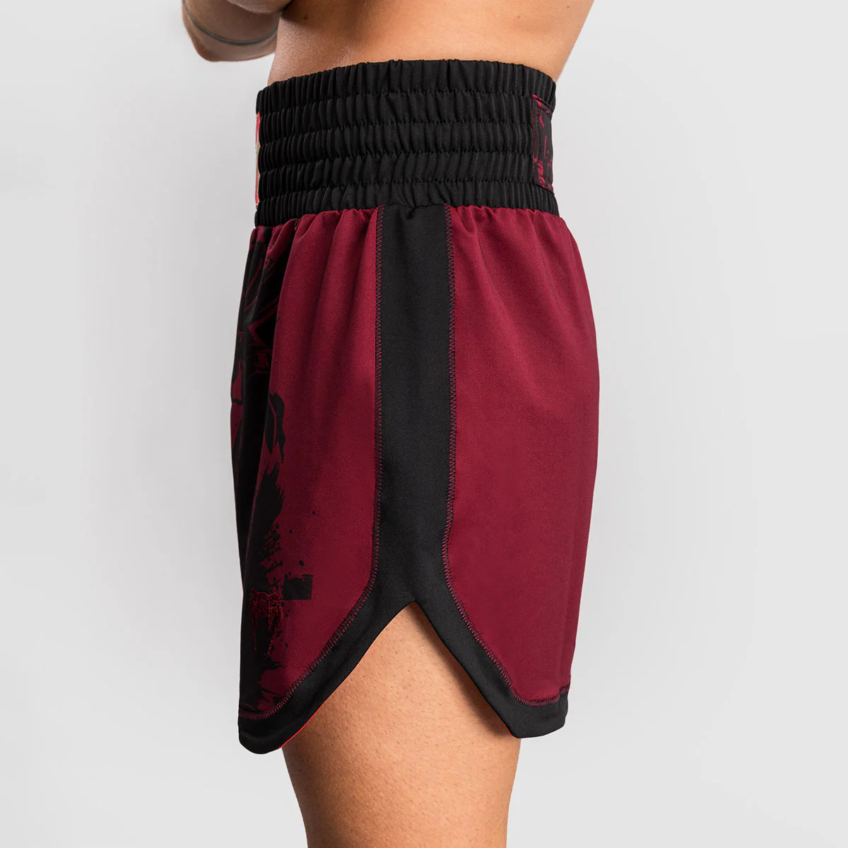 Calções kick-tailandeses Venum Assassin's Creed Shadows Vermelho-preto  - Image 5
