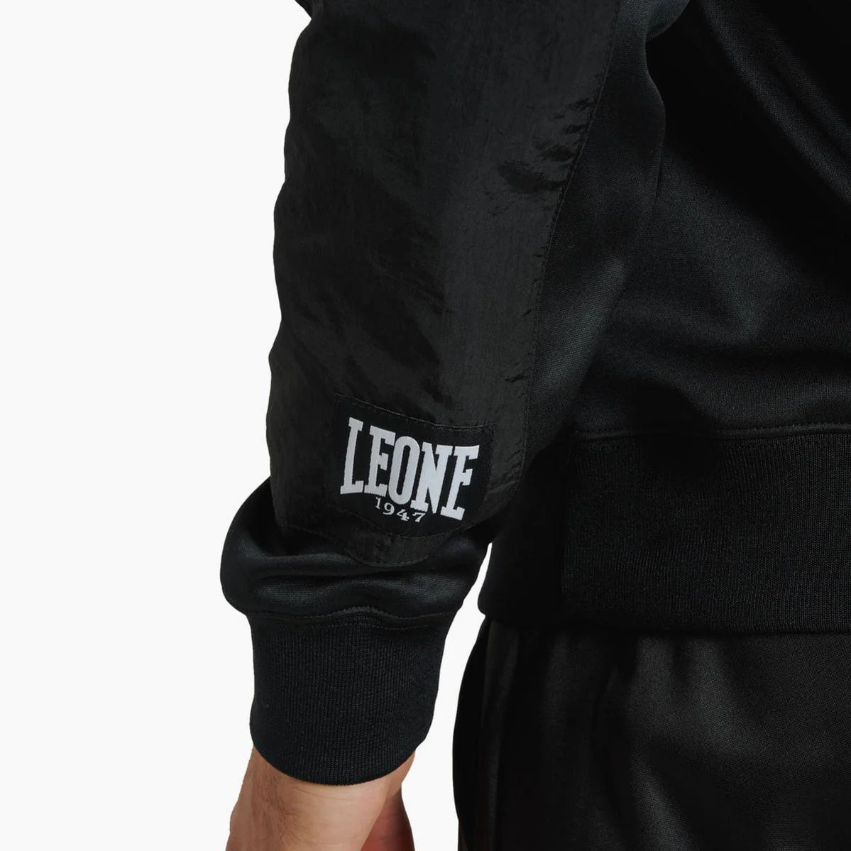 Camisola Leone Logo Wacs com capuz ABX127 Preto  - Image 3