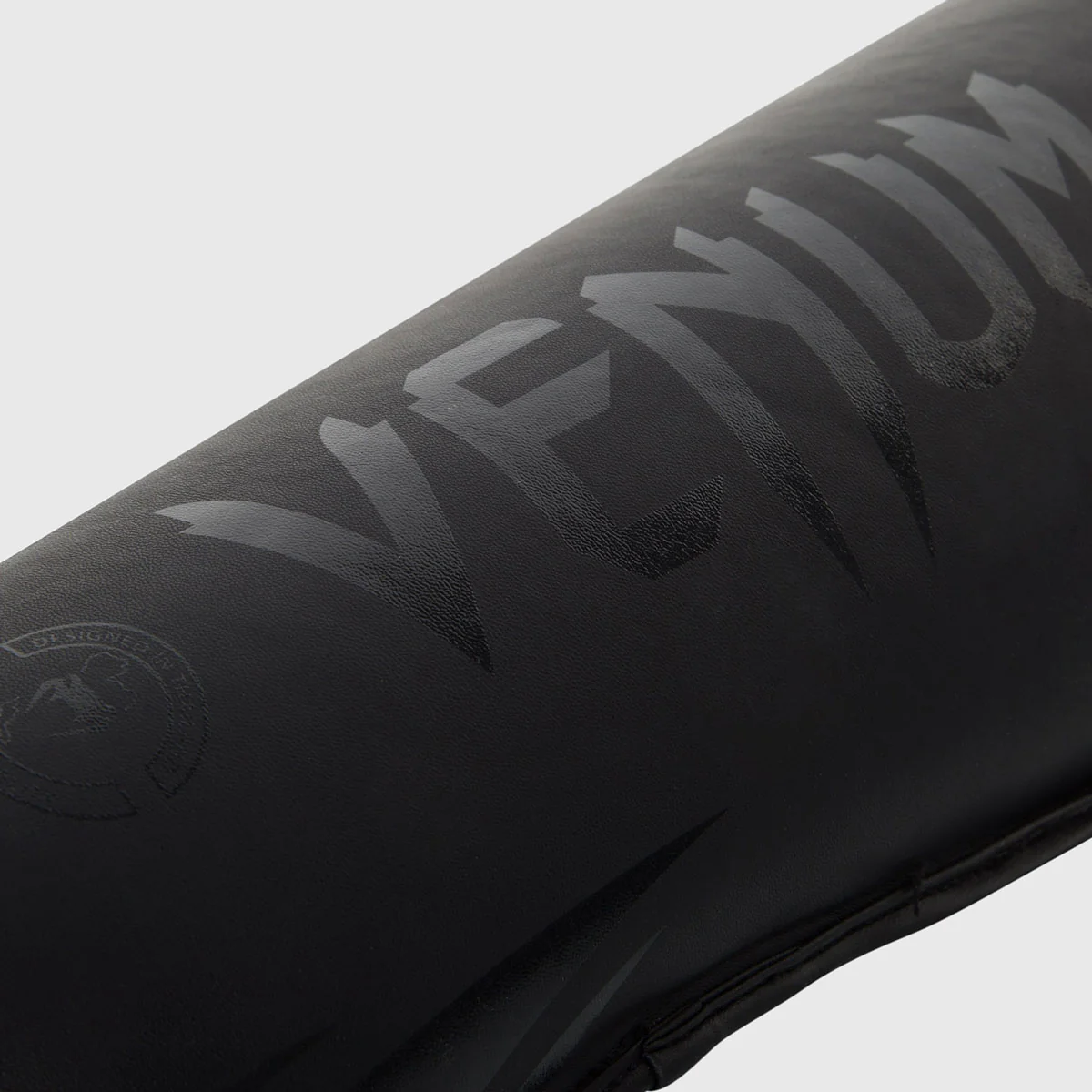 Caneleiras com Parapiede Venum Challenger Preto Black  - Image 6
