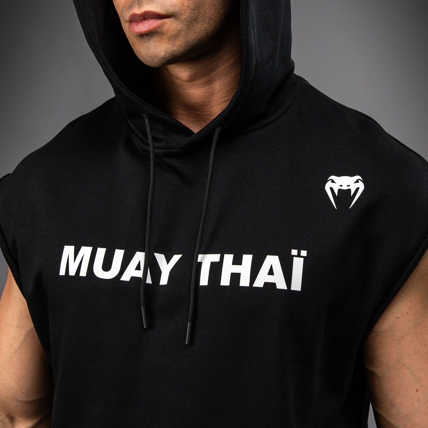 Colete sem mangas Venum Muay Thai VT com capuz  - Image 3
