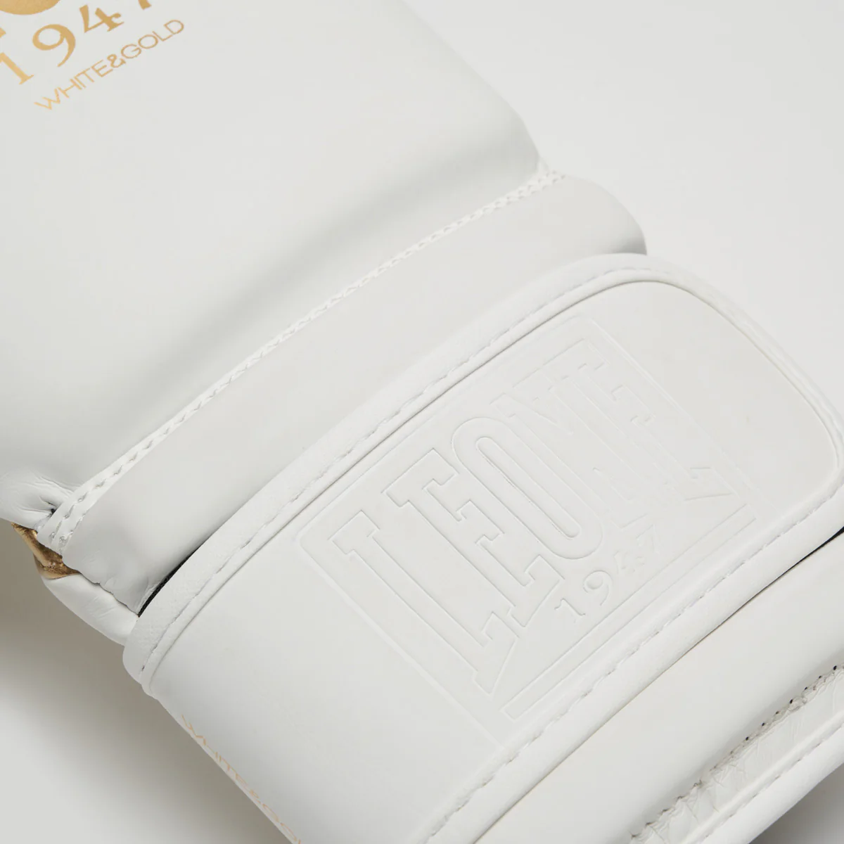 Luvas de Boxe Leone Ídolo GN059D Branco-ouro  - Image 6