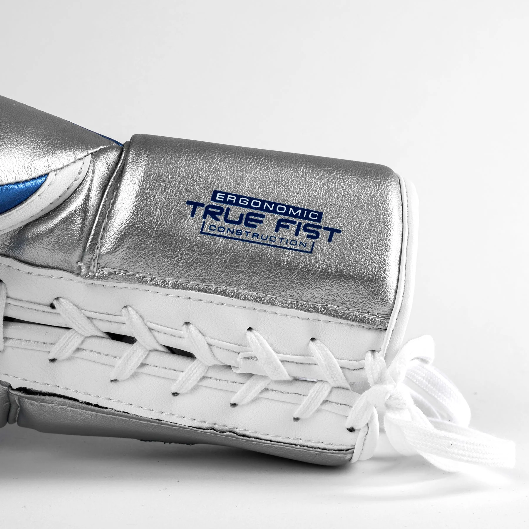 Luvas de Boxe Rival Sparring Profissional RS100 com atacadores  - Image 8