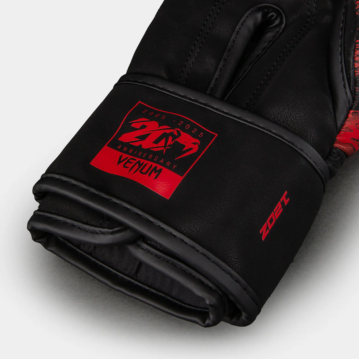 Luvas de Boxe Venum 20th Anniversary Preto-vermelho  - Image 5