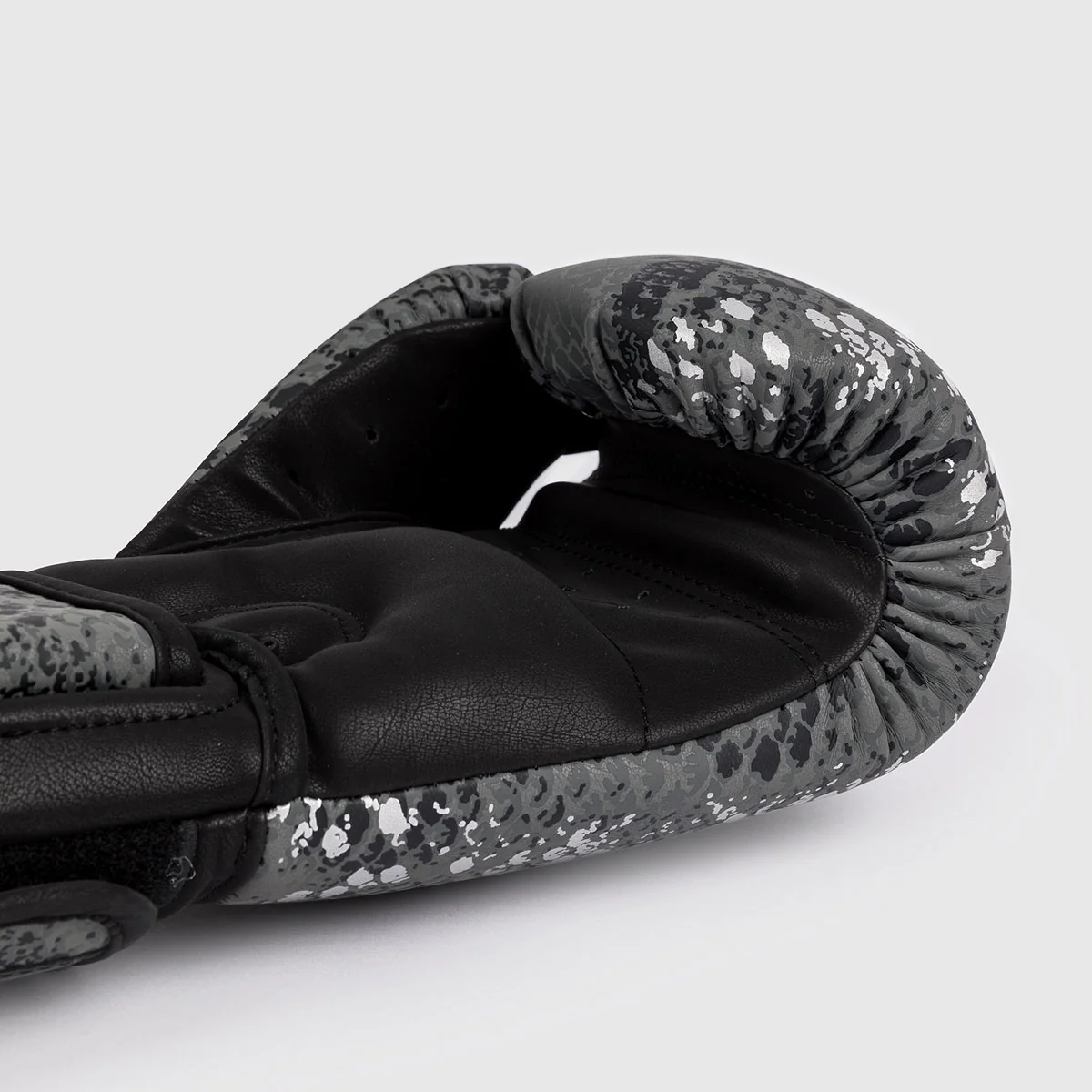 Luvas de Boxe Venum Amazônia Cinza  - Image 5