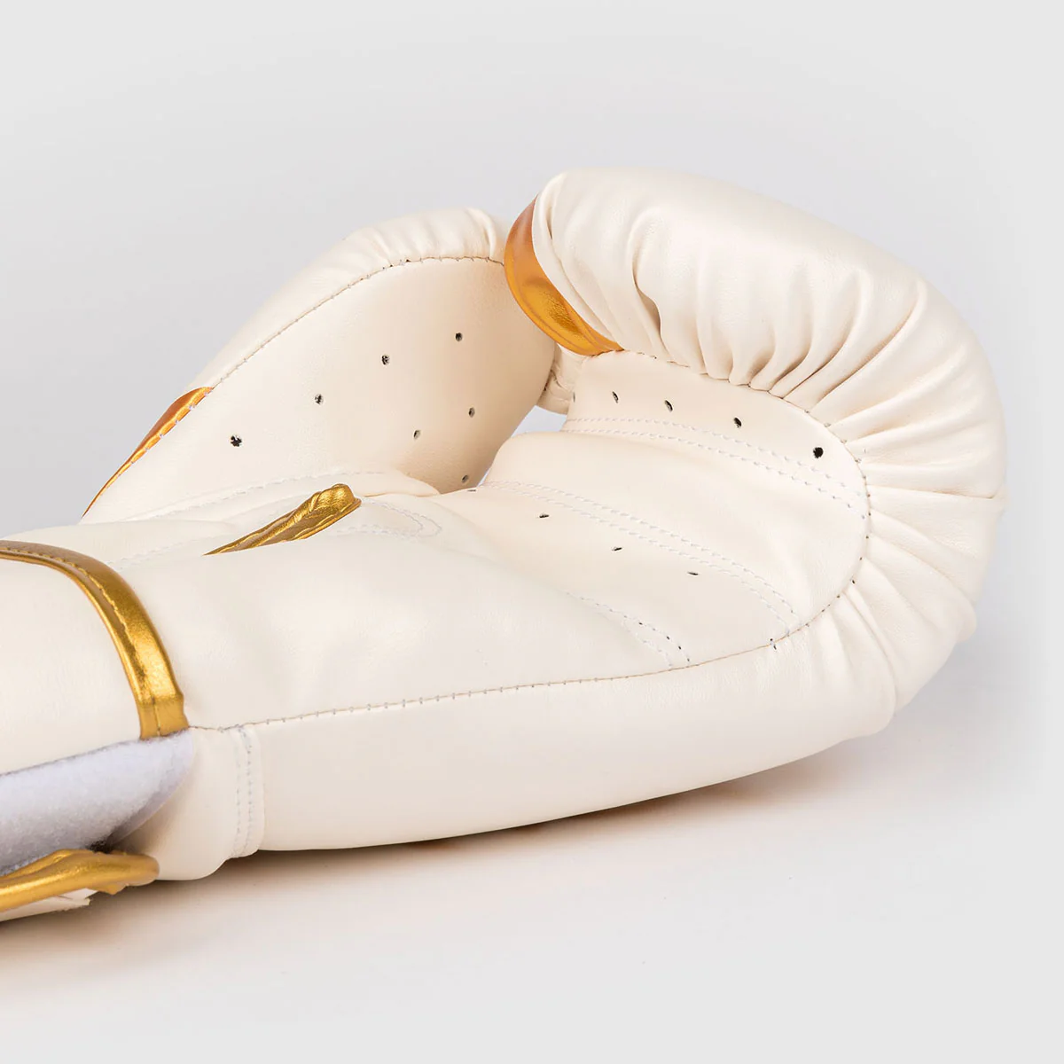 Luvas de Boxe Venum Challenger 2.5 Branco-ouro  - Image 4