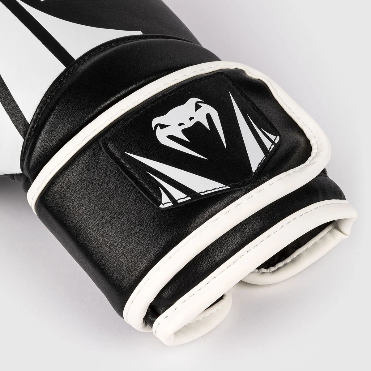 Luvas de Boxe Venum Challenger 2.5 Preto-branco  - Image 4