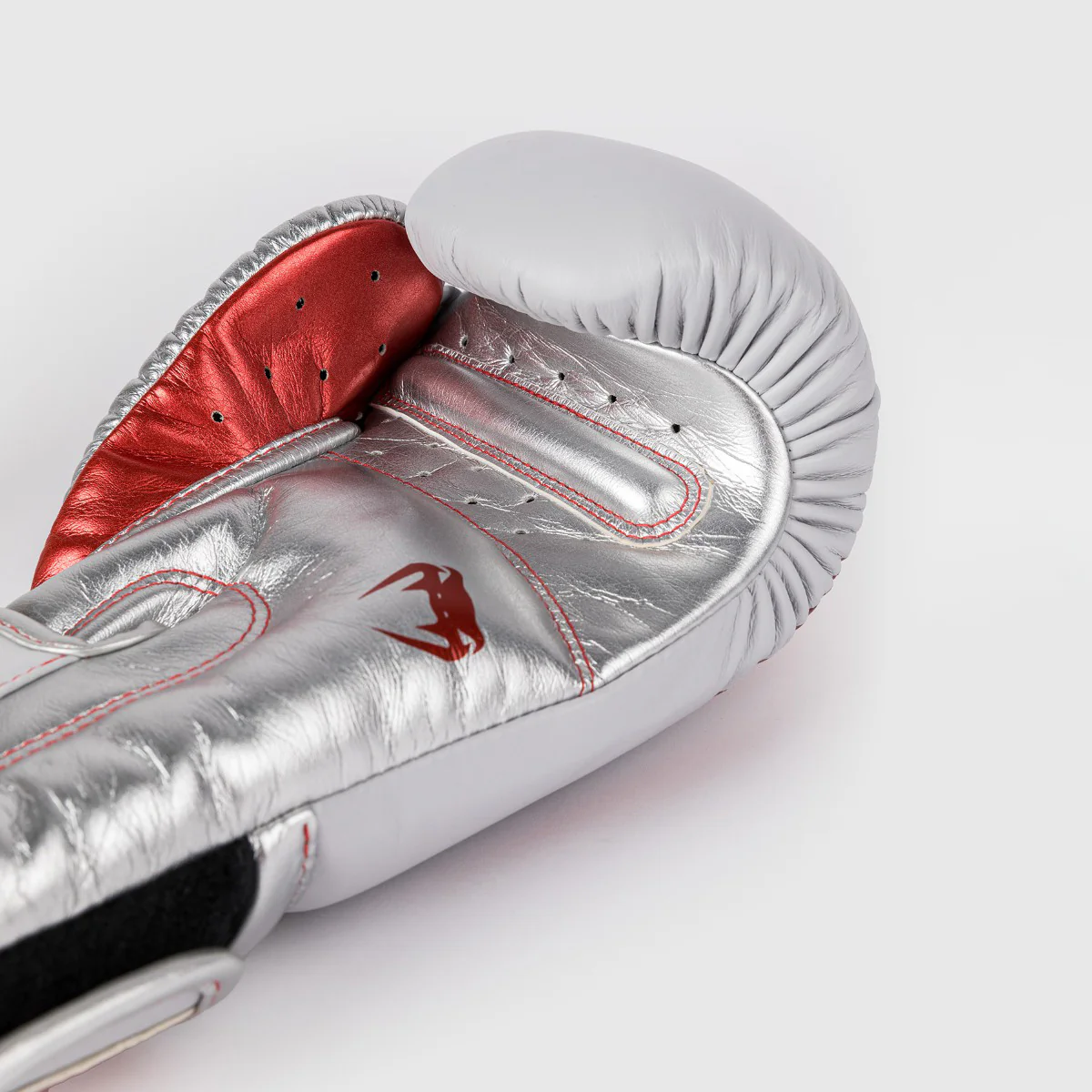 Luvas de Boxe Venum Giant 3.0 Edição Especial Vermelho-prata  - Image 5