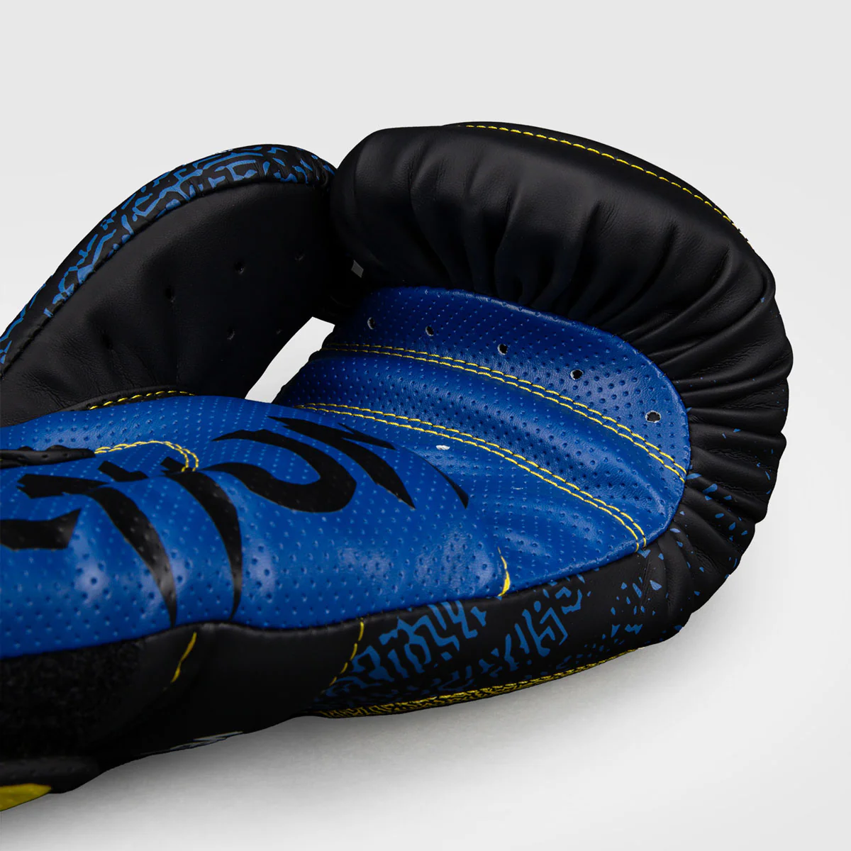 Luvas de Boxe Venum Tekken 8 King Preto-amarelo  - Image 6