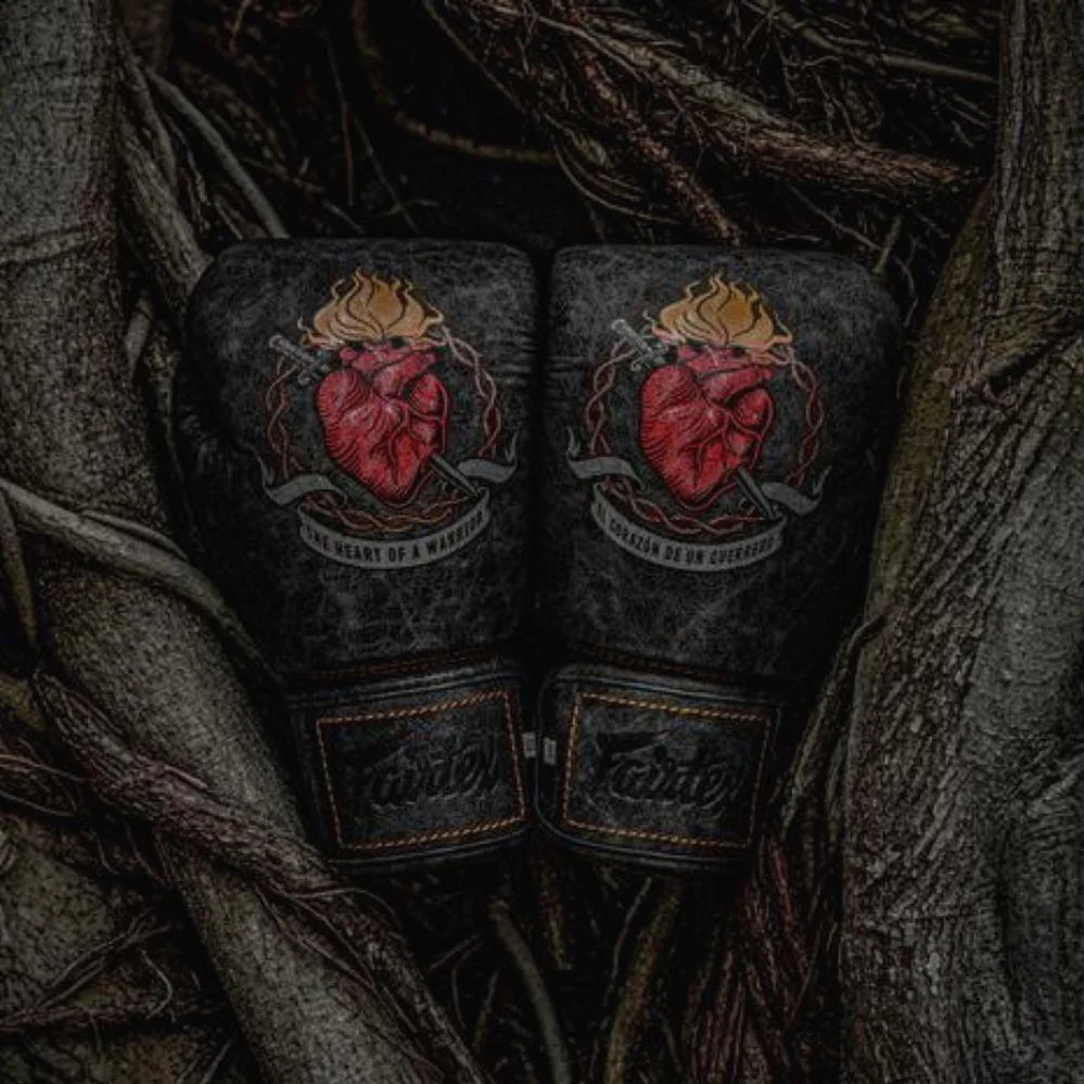 Luvas de Muay Thai Fairtex The Heart of Warrior - Image 5