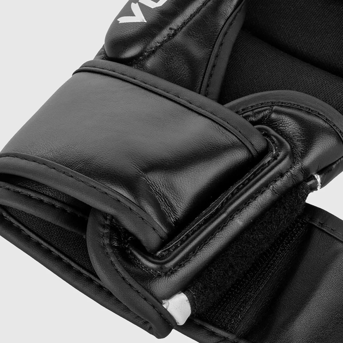 Luvas MMA 7 Oz Venum Challenger 3.0  - Image 4