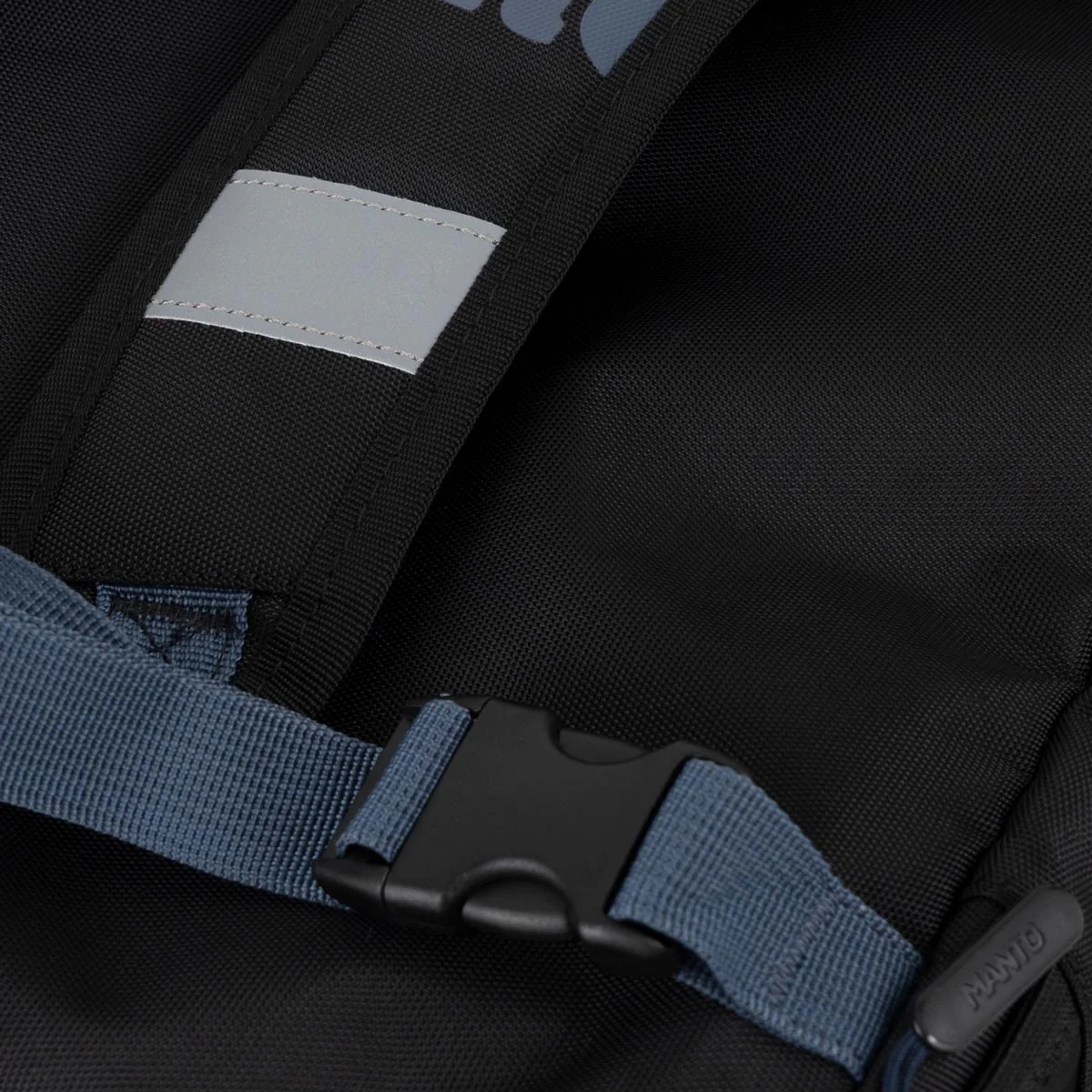 Mochila Manto SOCIETY Convertible M Preto-azul  - Image 8
