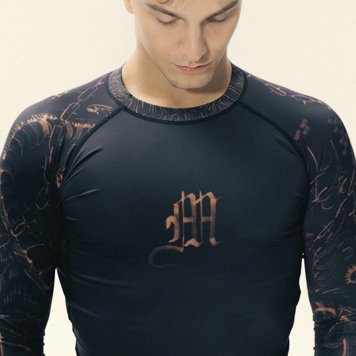 Rashguard Manto Free Hugs mangas compridas - Image 9