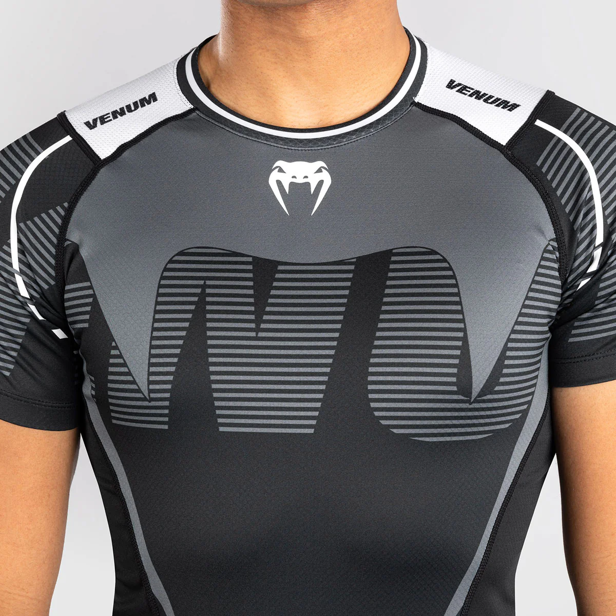 Rashguard Venum Adrenaline mangas curtas Preto-cinza - Image 5