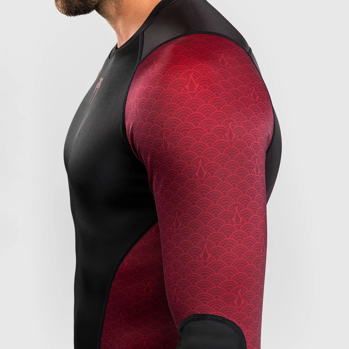 Rashguard Venum Assassin's Creed Shadows mangas compridas Vermelho-preto  - Image 5