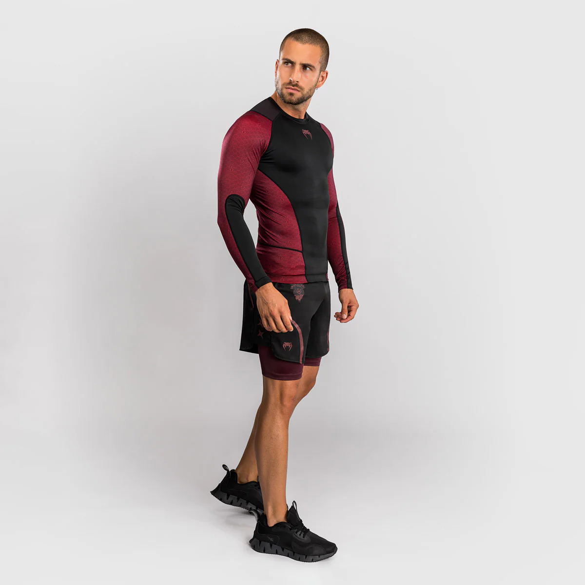 Rashguard Venum Assassin's Creed Shadows mangas compridas Vermelho-preto  - Image 6
