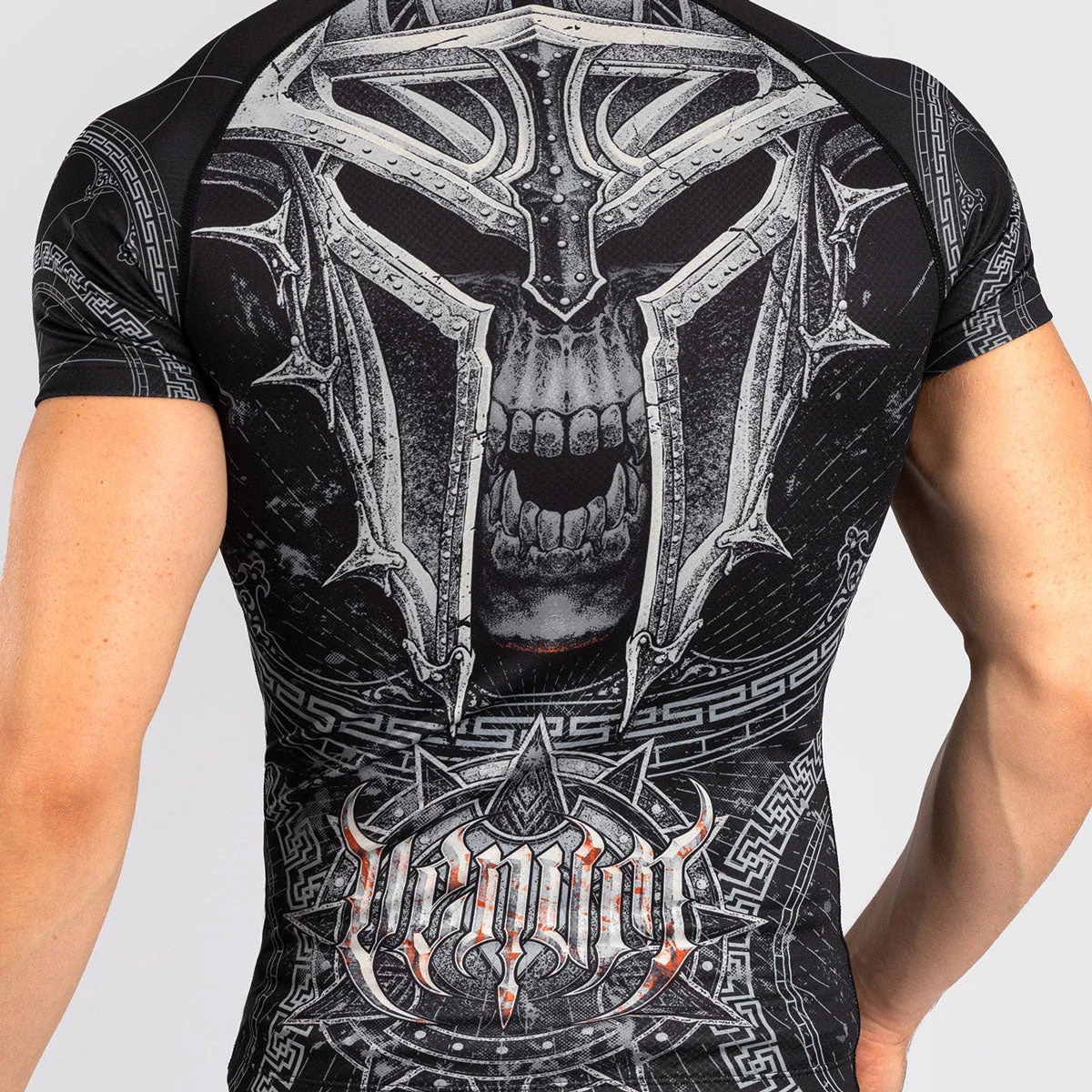Rashguard Venum Gladiator 5.0 mangas curtas Preto-Prata  - Image 5