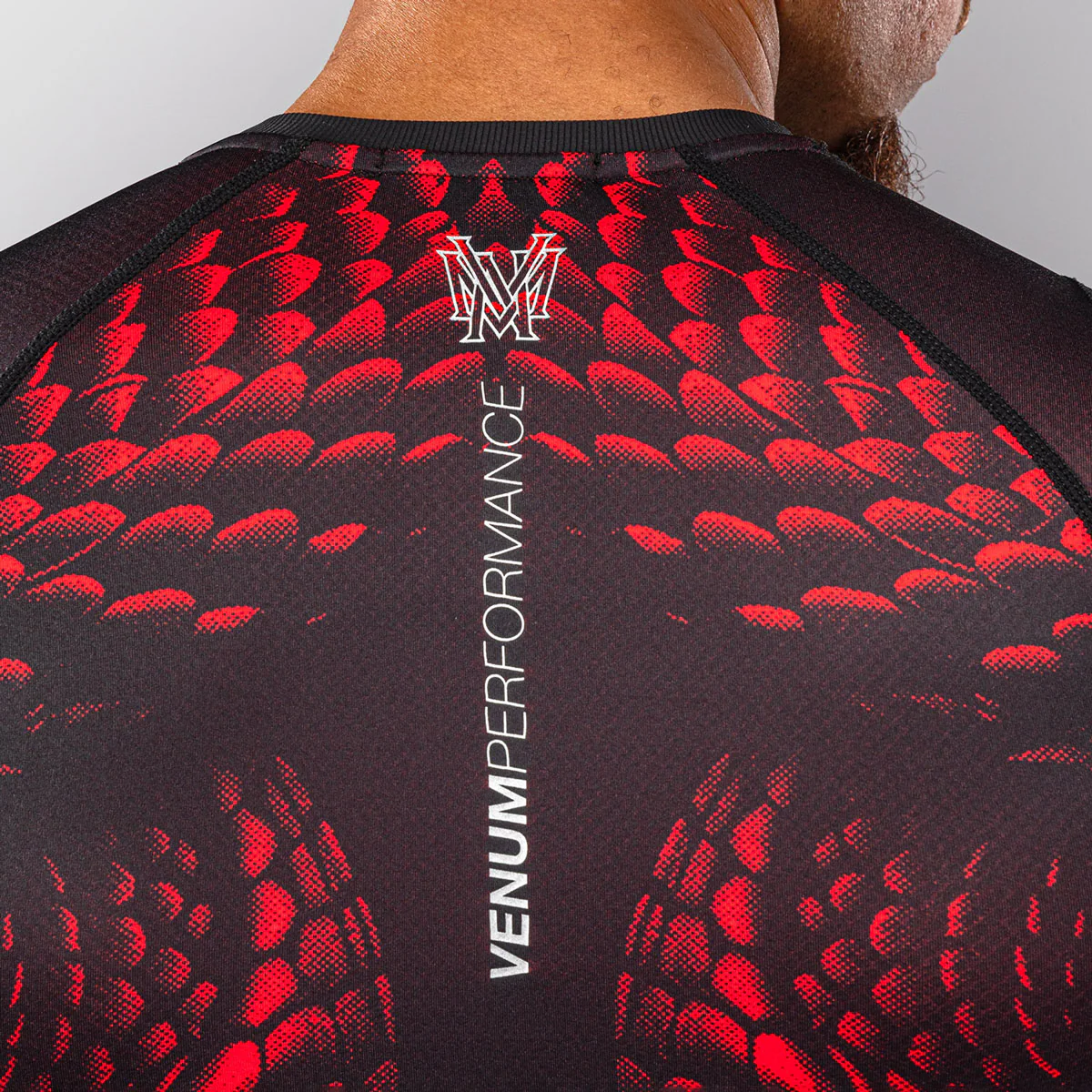 Rashguard Venum Matupa mangas curtas Preto-vermelho  - Image 5