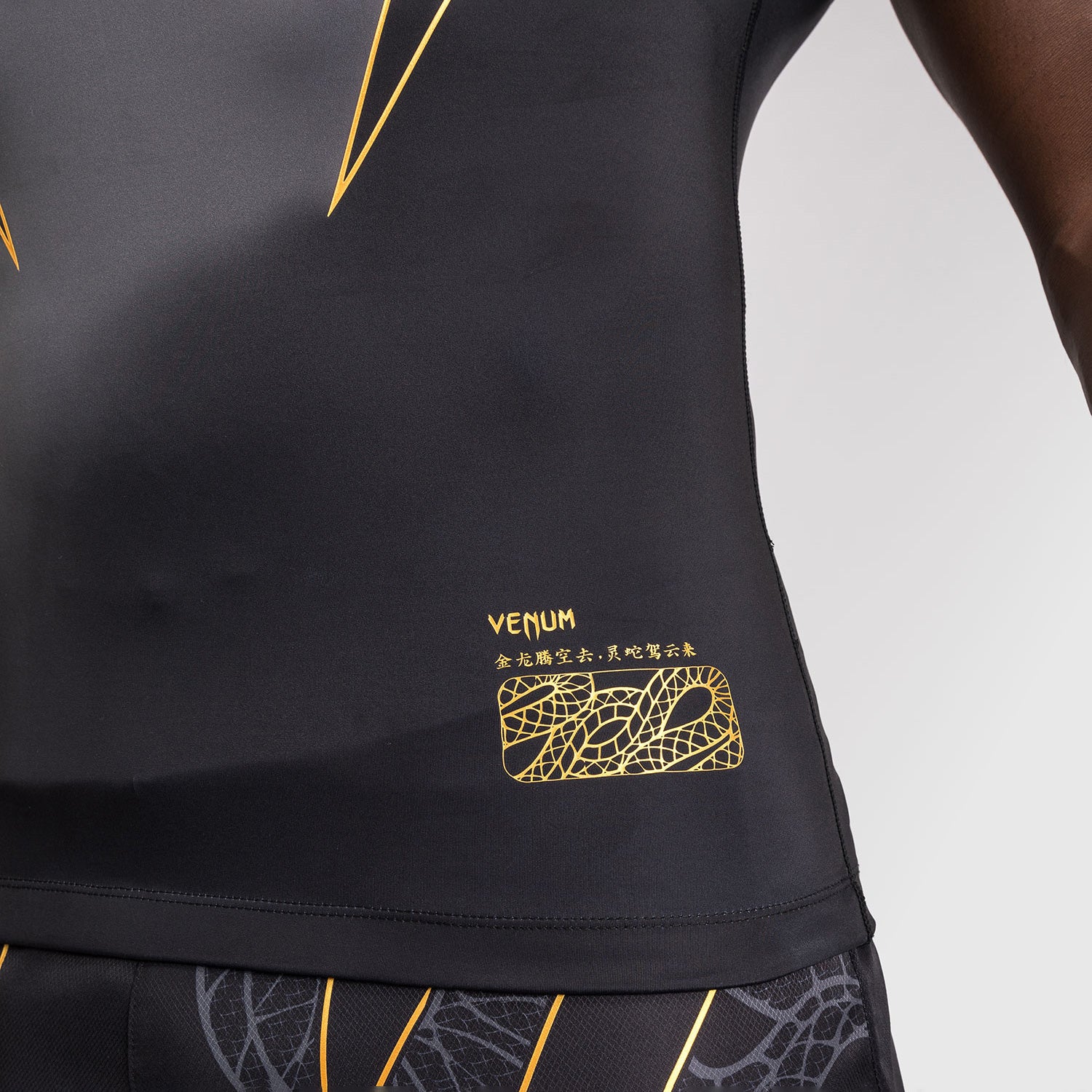 Rashguard Venum Serpenti mangas curtas Preto  - Image 6
