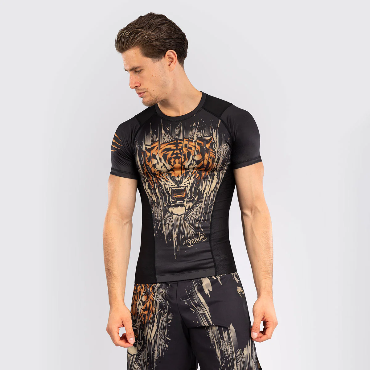 Rashguard Venum Tiger mangas curtas Preto 