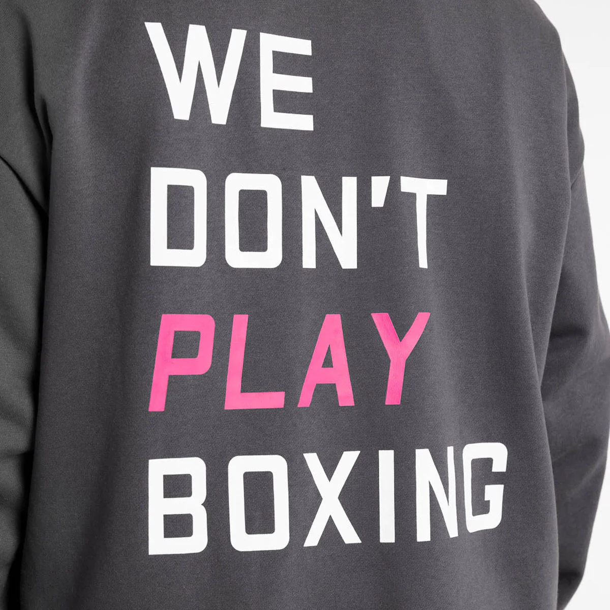 Sweatshirt Boxraw We Don't Play Boxing oversize com capuz Cinza-rosa  - Image 7
