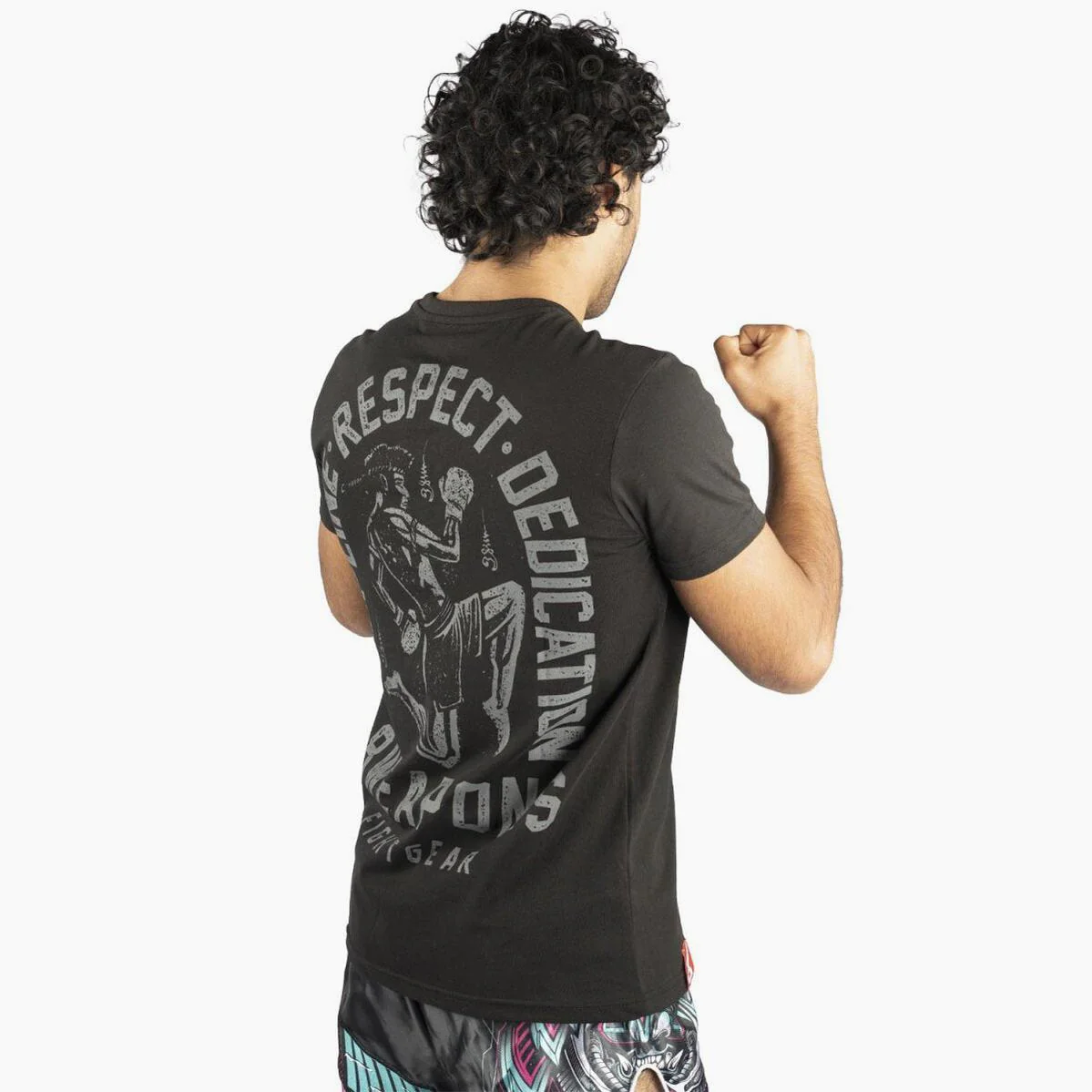 T-shirt 8 Weapons Tombstone preta - Image 6