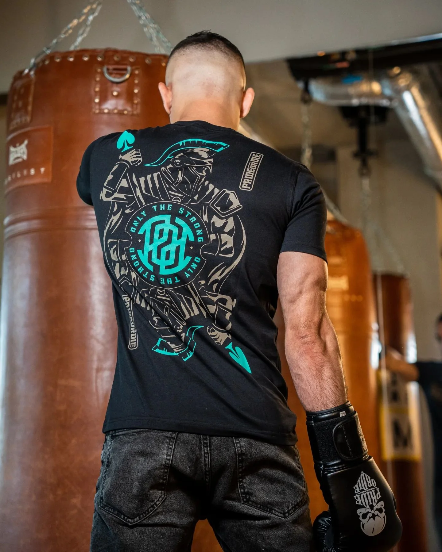 T-shirt Pride or Die Apenas Os Fortes  - Image 8