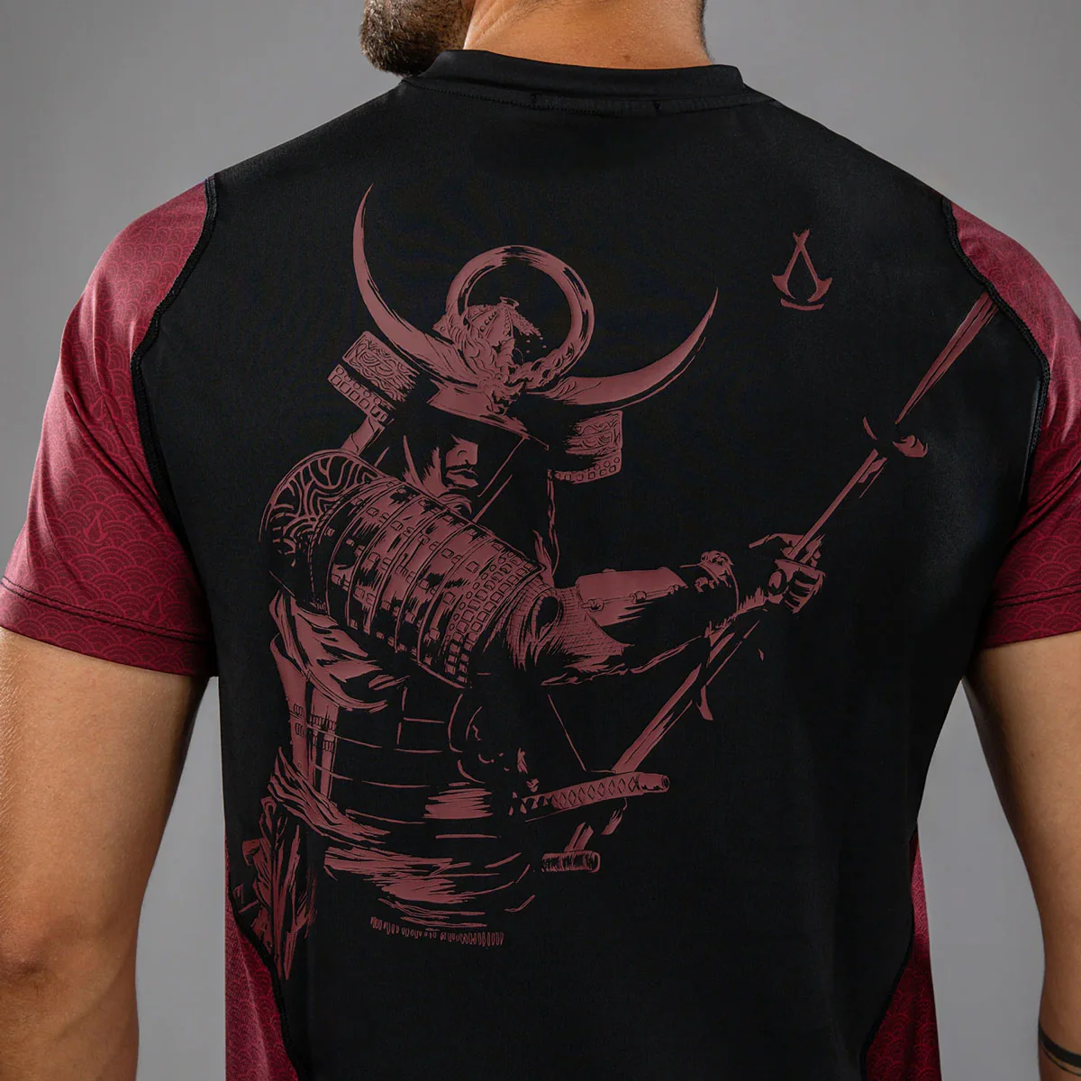 T-shirt Venum Assassin's Creed Shadows Dry Tech Vermelho-preto  - Image 4